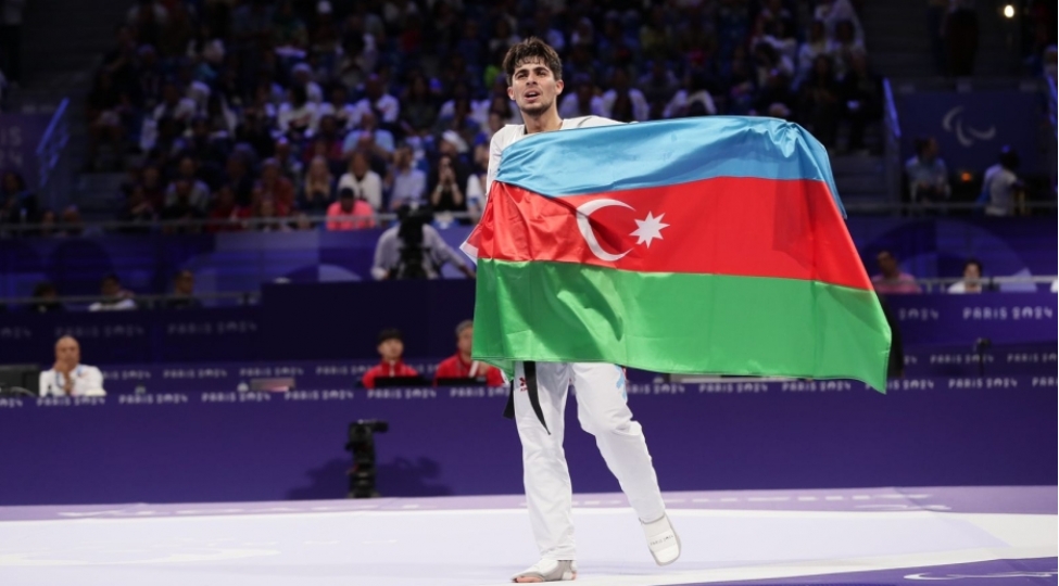 idmanchimiz-parisde-burunc-medal-qazandi