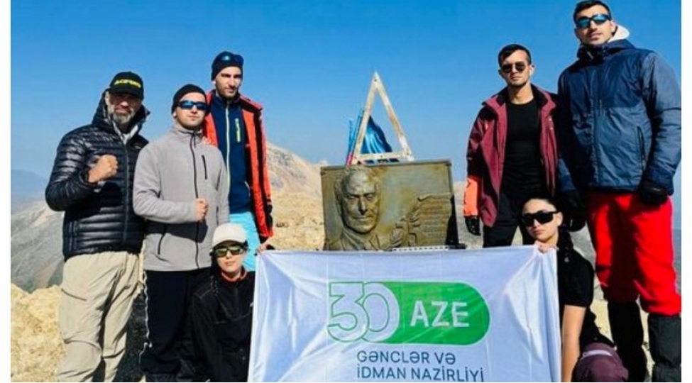 gencler-ve-idman-nazirliyinin-emekdashlari-heyder-zirvesine-yurush-teshkil-edibler