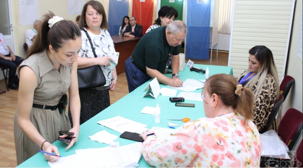 gencede-4-daire-uzre-sechki-prosesi-ugurla-davam-edir-foto