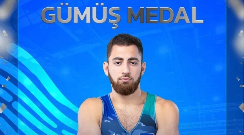 cocu-semedov-gumush-medal-qazanib