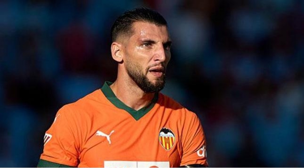 ispaniyali-futbolchu-hebsden-azad-edildi