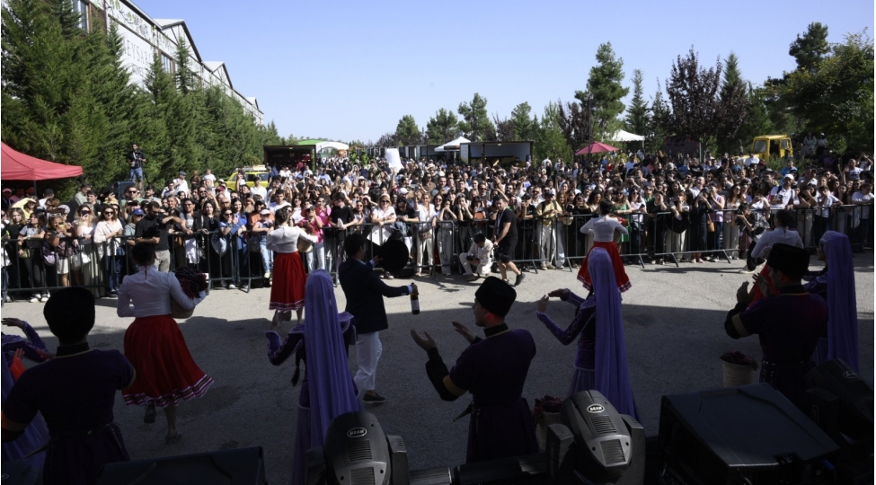 shamaxida-uchuncu-uzum-ve-sherab-festivali-davam-edir