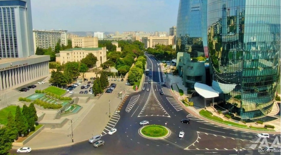 yay-tetili-zamani-bakida-20-kuche-ve-prospekt-temir-olunub