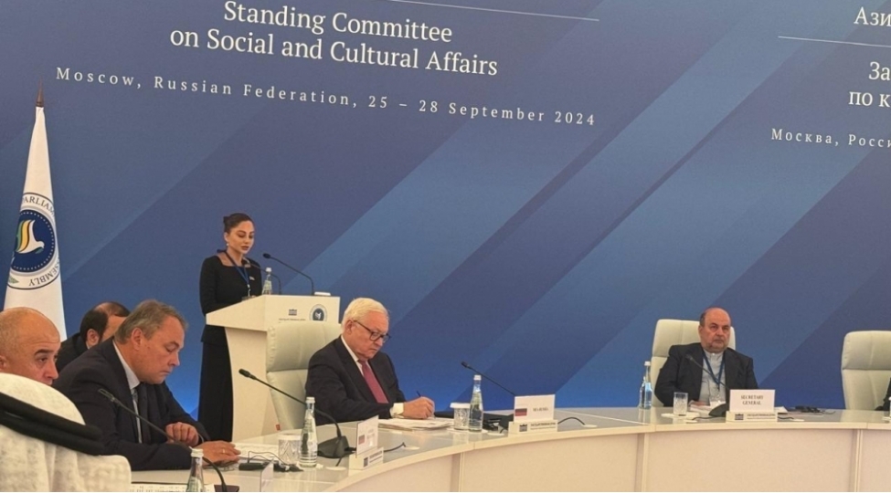 emine-agazade-beynelxalq-tedbirde-chixish-edib