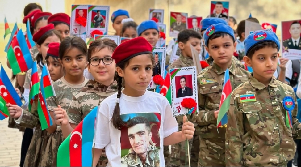 paytaxt-mekteblerinde-anim-gunu-ile-bagli-tedbirler-kechirilib