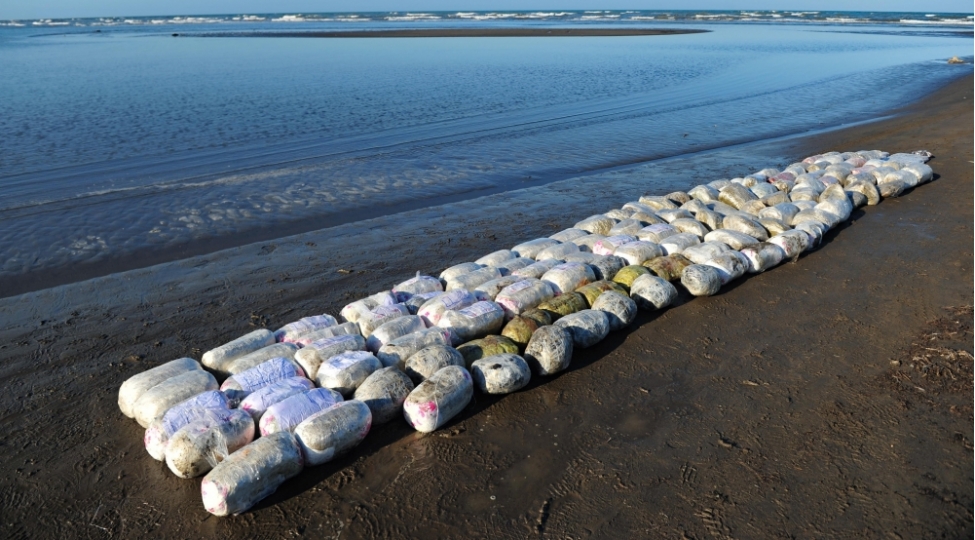 kulli-miqdarda-narkotik-vasitenin-olke-erazisine-kechirilmesinin-qarshisi-alinib