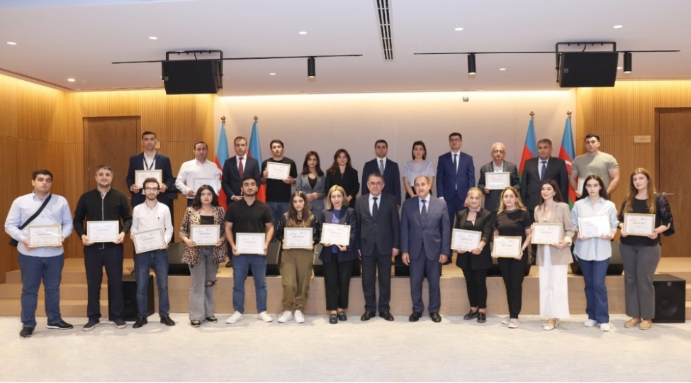 media-numayendeleri-uchun-dashinmaz-emlakin-ilkin-qeydiyyati-movzusunda-seminar
