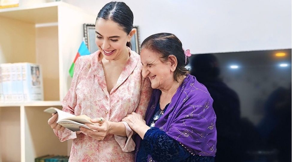 leyla-eliyeva-qocalar-evinde-foto