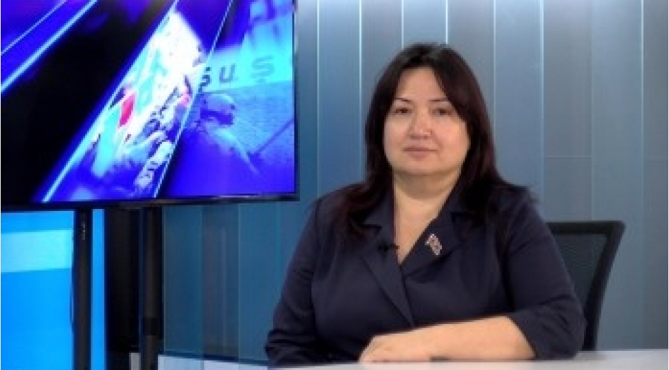 qlobal-dialoqa-ve-emekdashliga-tohfe