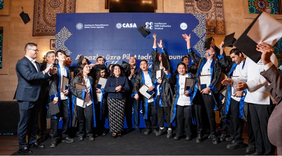 ashpazliq-uzre-pilot-tedris-qrupunun-mezun-gunu-kechirilib-foto