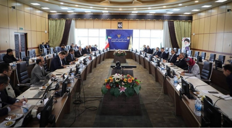 sherqi-zengezuru-naxchivanla-birleshdirecek-demir-yolunun-inshasi-muzakire-edilib-foto