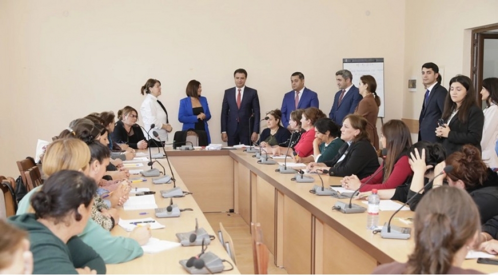 xankendide-300-e-yaxin-mudavim-peshelere-yiyelenir-foto