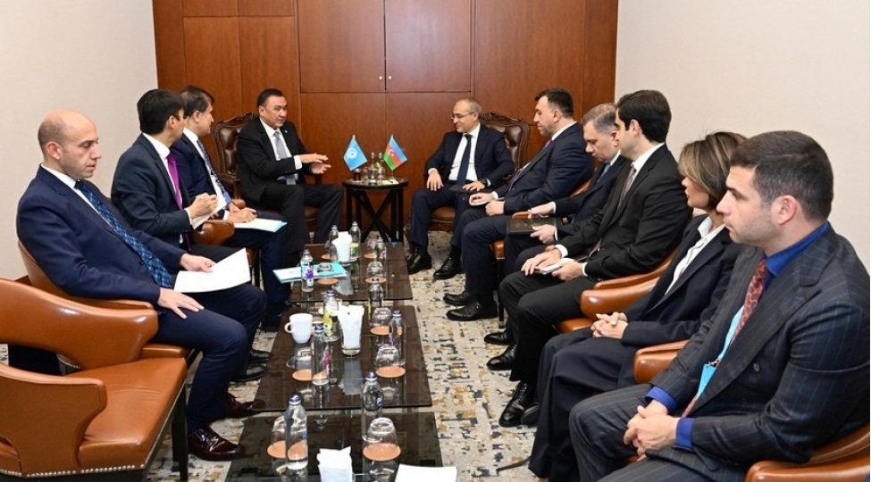 mikayil-cabbarov-kubanichbek-omuraliyevle-tdt-cherchivesinde-iqtisadi-terefdashligi-muzakire-edib