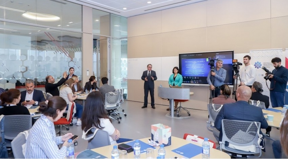 cop29-da-ishtirak-edecek-ingilisdilli-jurnalistler-uchun-telimler-bashlayib-foto