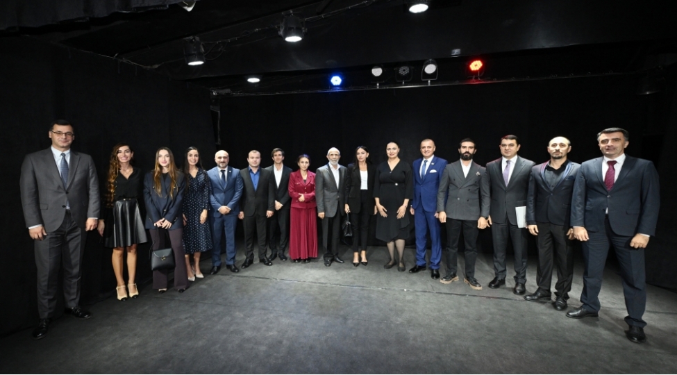 birinci-vitse-prezident-mehriban-eliyeva-azerbaycan-dovlet-pantomim-teatrinda-olub