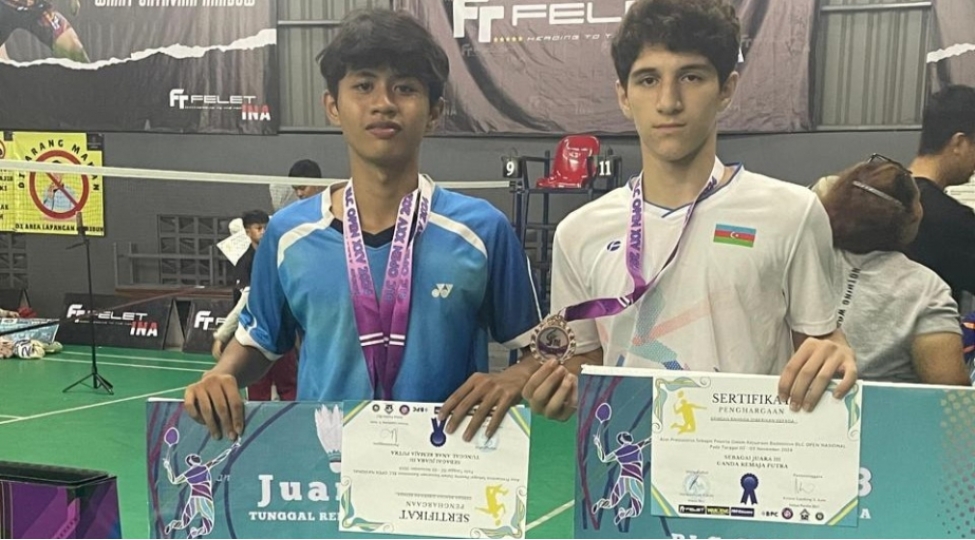 azerbaycanin-yeniyetme-badmintonchusu-indoneziyada-burunc-medal-qazanib