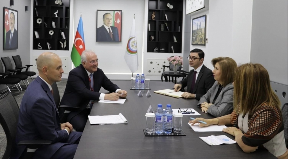 bahar-muradova-absh-in-isa-mesihin-sonuncu-gun-muqeddesleri-kilsesinin-ve-stirlinq-fondunun-numayendeleri-ile-gorushub