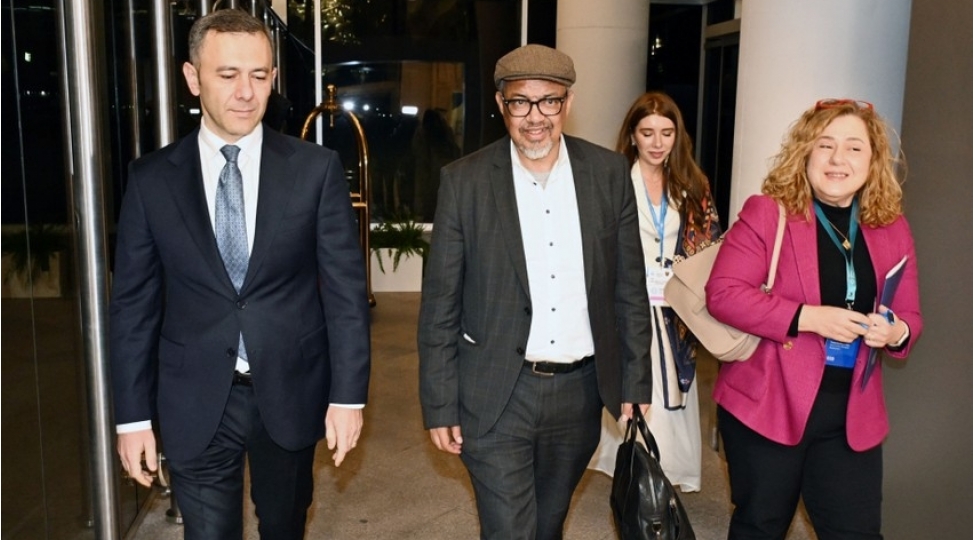 ust-nin-bash-direktoru-azerbaycanda-seferdedir