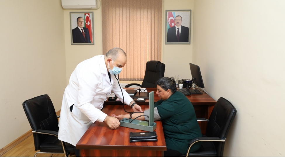 gence-sheherinde-shehid-aileleri-ve-qaziler-uchun-tibbi-muayine-aksiyasi-kechirilib