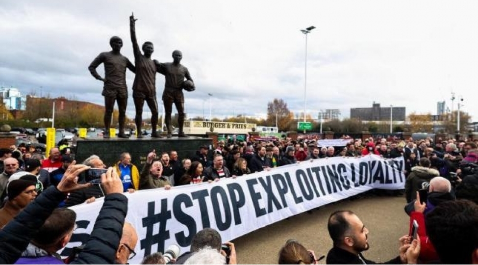 manchester-yunaytedin-azarkeshleri-rehberliye-etiraz-etdiler