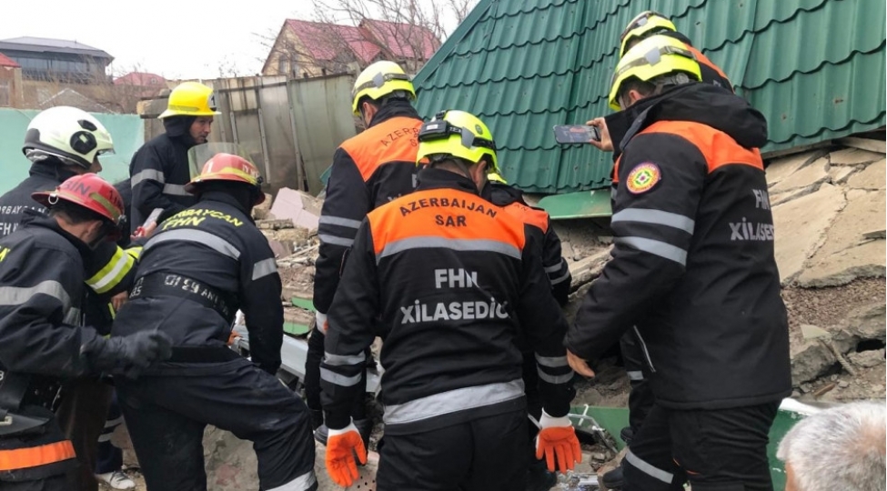 fhn-novxani-kendinde-dagintilar-altindan-2-ci-vetendash-sag-chixarilaraq-xilas-edilib