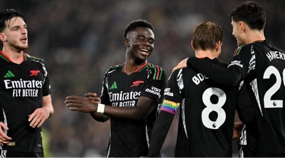 arsenal-6-futbolchusunu-satacaq