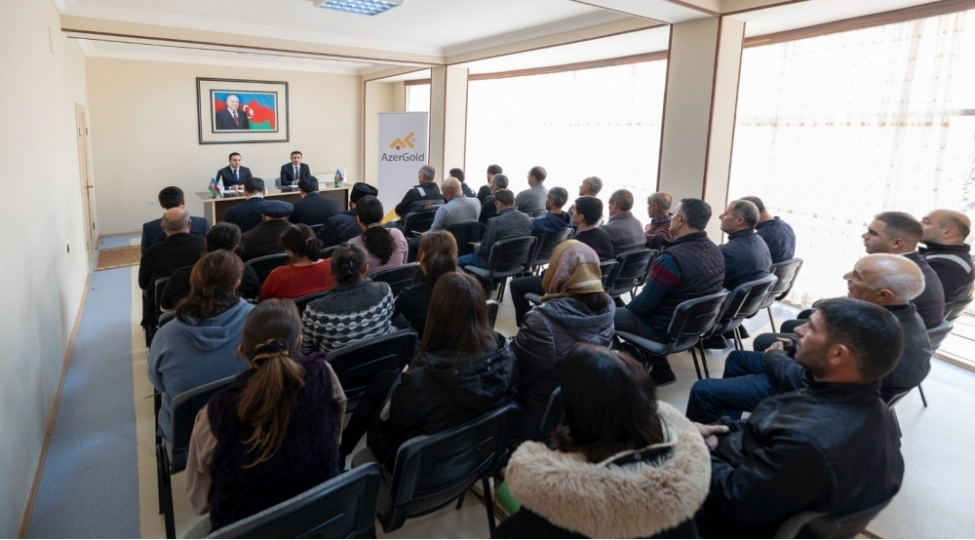 azergold-qsc-nin-ksm-komitesinin-sedri-naxchivanda-sakinlerle-gorushub
