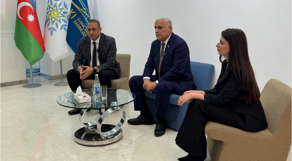 heyder-eliyevin-genclere-ornek-siyasi-kursu-adli-layiheye-yekun-vurulub-foto