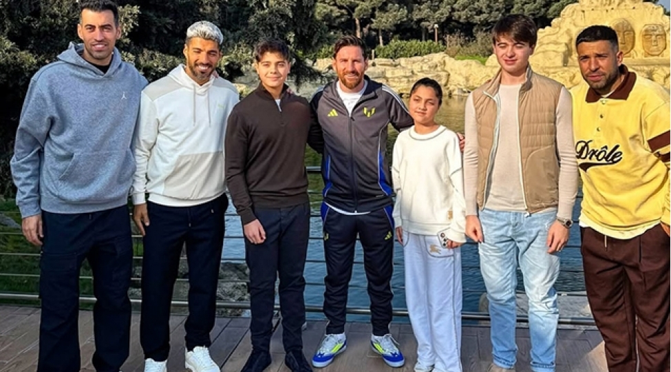 prezidentin-neveleri-messi-ile-bir-arada