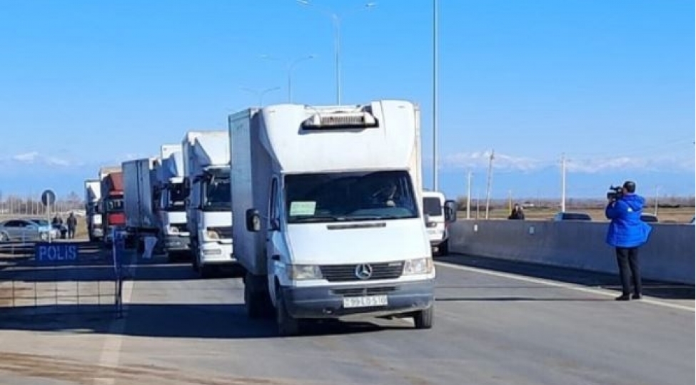 xocalinin-ballica-kendine-ilk-kochen-ailelere-evlerinin-acharlari-tehvil-verilib