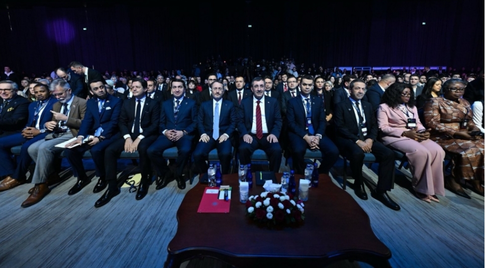 stratcom-24-de-suni-intellekt-ve-strateji-kommunikasiya-azerbaycanin-geleceyi-uchun-bir-baxish-movzusunda-iclas-kechirilib