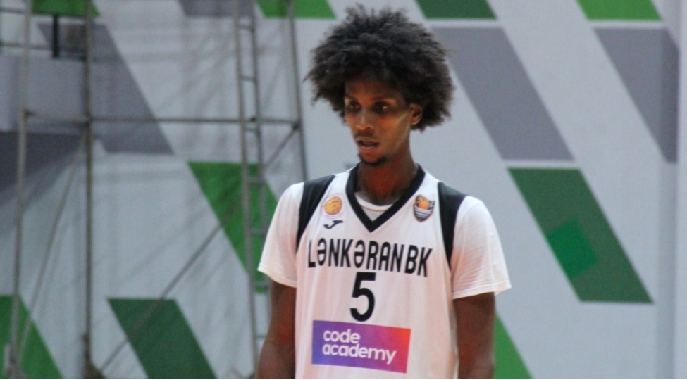 lenkeran-amerikali-basketbolchu-ile-vidalashib