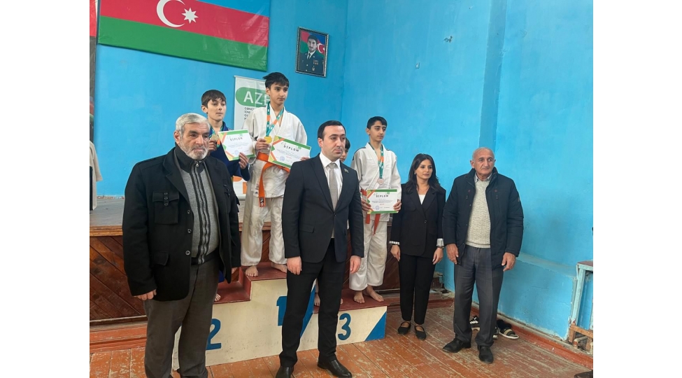 shabranda-shehidin-xatiresine-hesr-olunmush-cudo-uzre-rayon-birinciliyi-kechirilib-foto