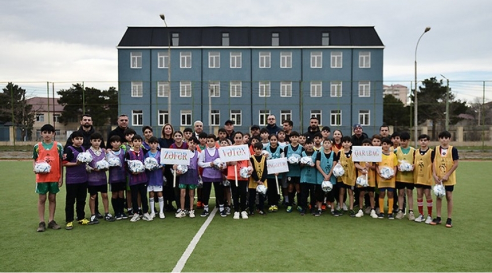 sumqayitda-minifutbol-turniri-kechirilib
