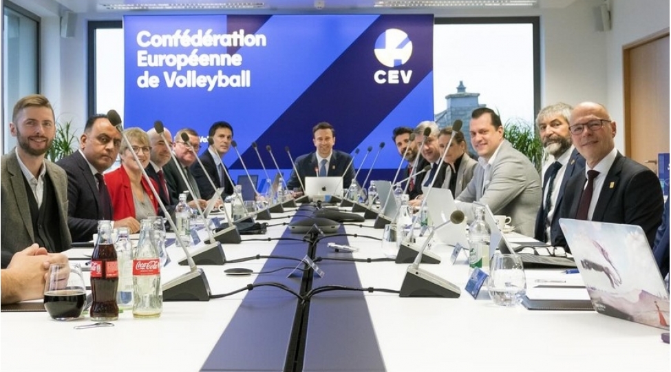 avf-resmisi-avropa-voleybol-konfederasiyasinin-idare-heyetinin-iclasinda-ishtirak-edib