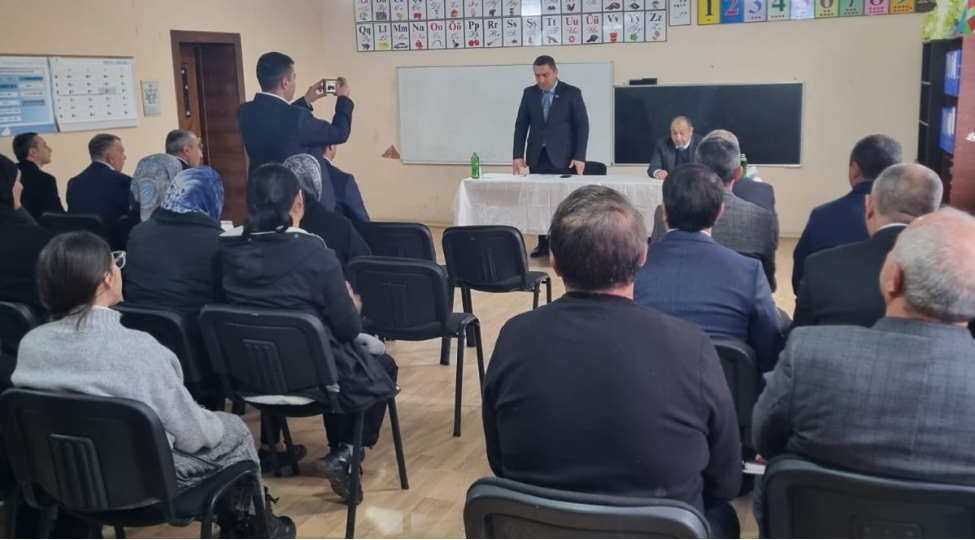 mushfiq-memmedli-xizida-sechicilerle-gorush-kechirdi
