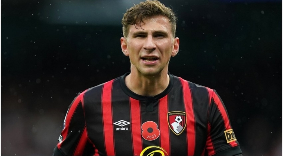 psj-ingiltere-klubunun-futbolchusunu-transfer-etmek-isteyir