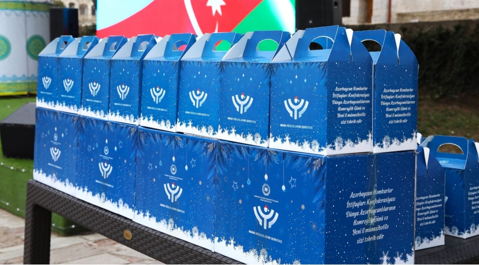 ahik-ve-uzv-teshkilatlar-ushaqlari-muxtelif-hediyyelerle-sevindirib