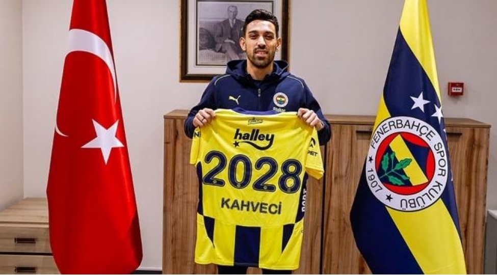 fenerbaxcha-ile-muqavilesini-uzatdi