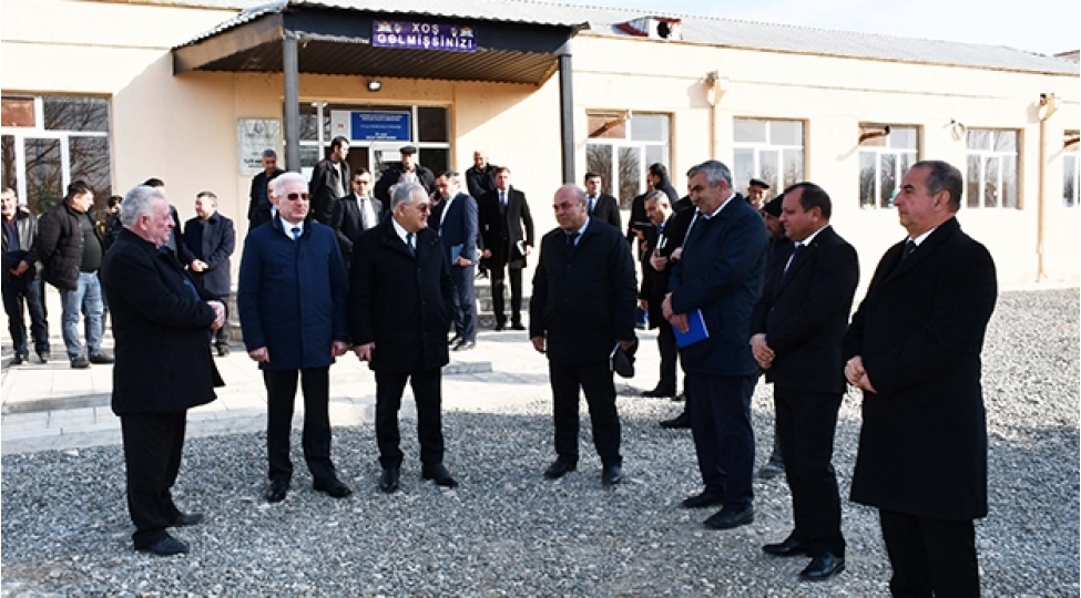 vaqif-hesenov-vetendashlarin-problemlerini-dinleyib-foto