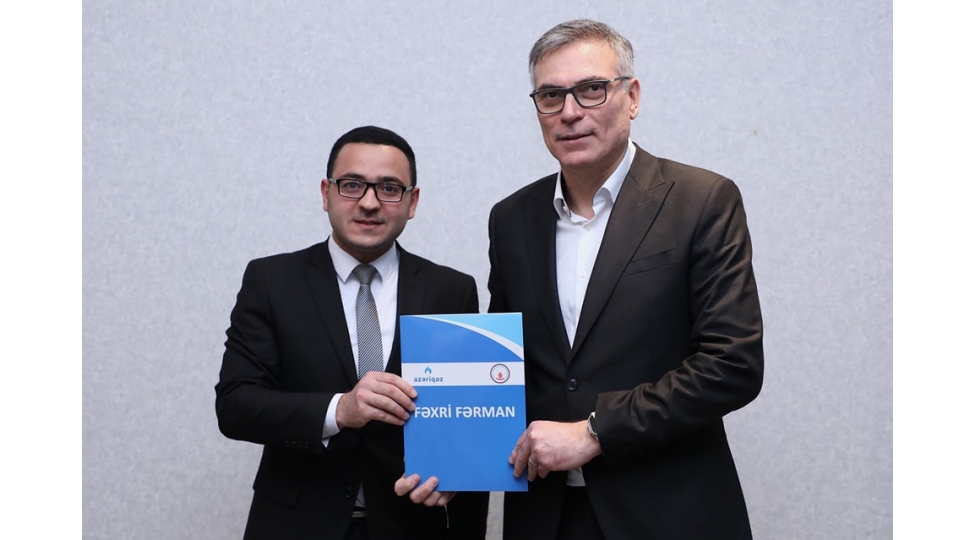 azeriqazin-bash-direktori-birliyin-feal-genclerini-teltif-edib-foto