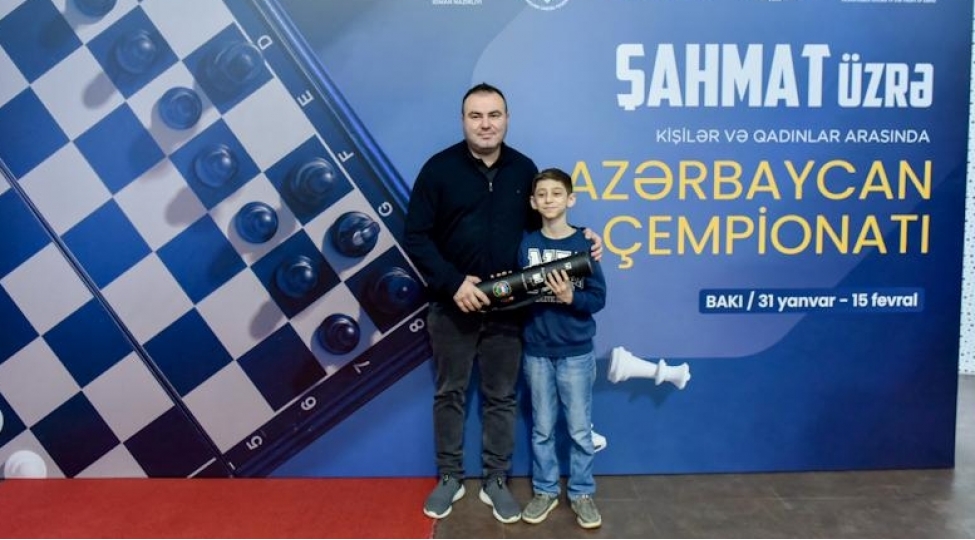 shahmatchilarimiz-shehidlerin-ovladlari-ile-gorushub-foto