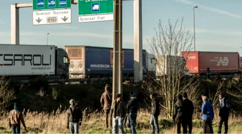 fransanin-dord-qeyri-sheffaf-hebsxanasinda-9-minden-chox-miqrant-qanunsuz-saxlanilib