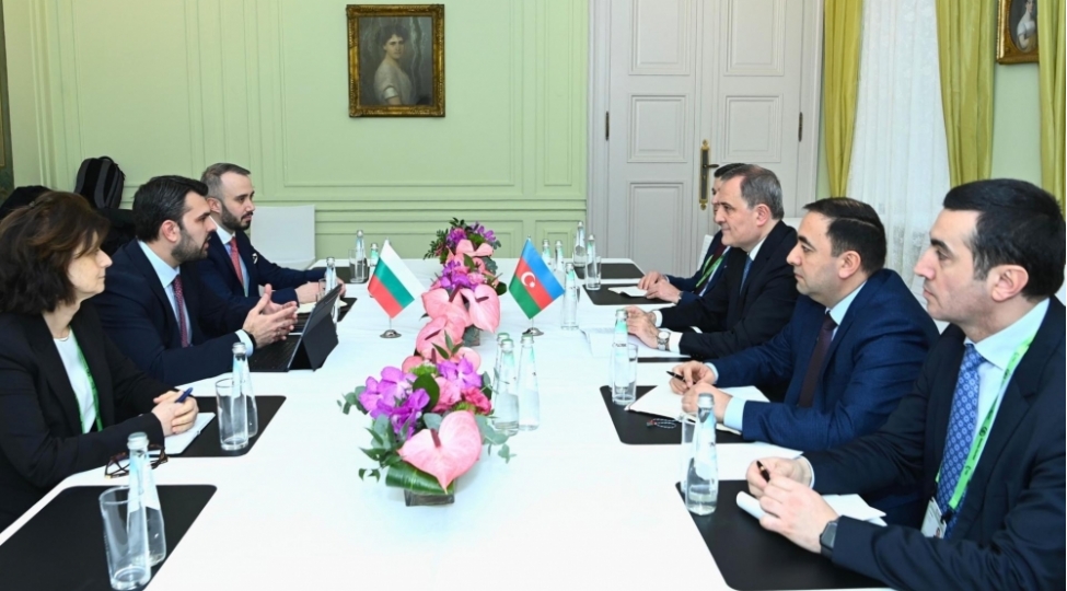 ceyhun-bayramov-bolqaristanli-hemkari-ile-beynelxalq-tehlukesizlik-meselelerini-muzakire-edib