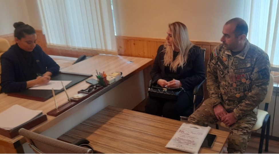 sebine-xasayeva-lokbatan-qesebesinde-vetendashlari-qebul-edib