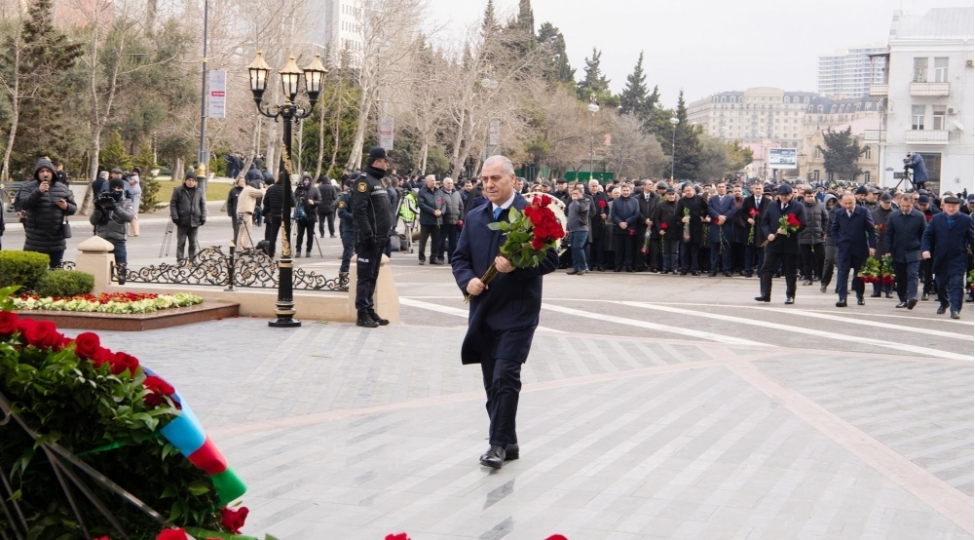 dtx-emekdashlari-ana-harayi-abidesini-ziyaret-edibler-foto