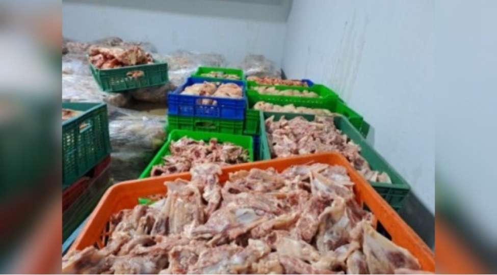 buzovnada-doner-ve-toyuq-eti-emali-muessisesinde-noqsanlar-ashkarlanib