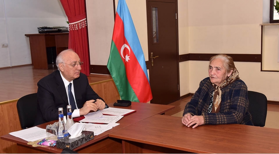 zakir-ferecov-sumqayit-sakinlerinin-muracietlerini-dinledi