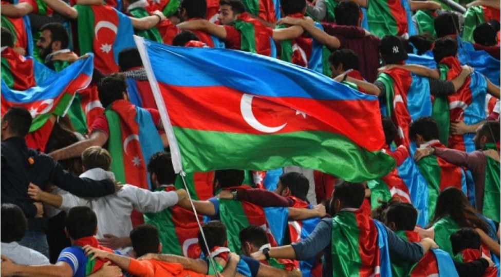 dovletchilik-milli-hemreylik-ve-qururun-simvolu-uchrengli-bayragimiz