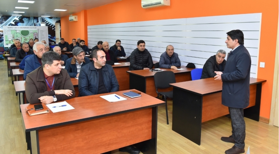 su-techizatina-qoshulma-sahesinde-chalishan-emekdashlara-telimler-kechirilib